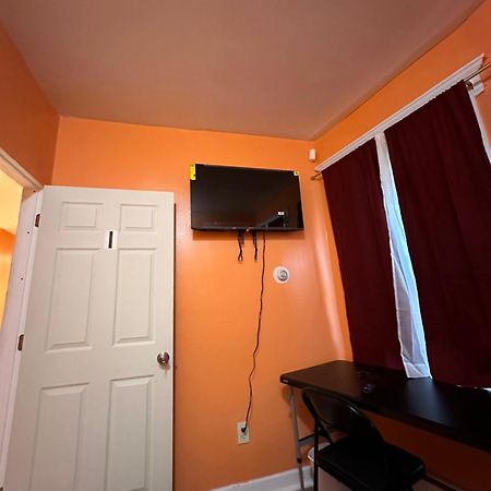 Fidellia Iron Room, Queen Bed Minutes From Newark Liberty International Airport And Newark Penn Station المظهر الخارجي الصورة